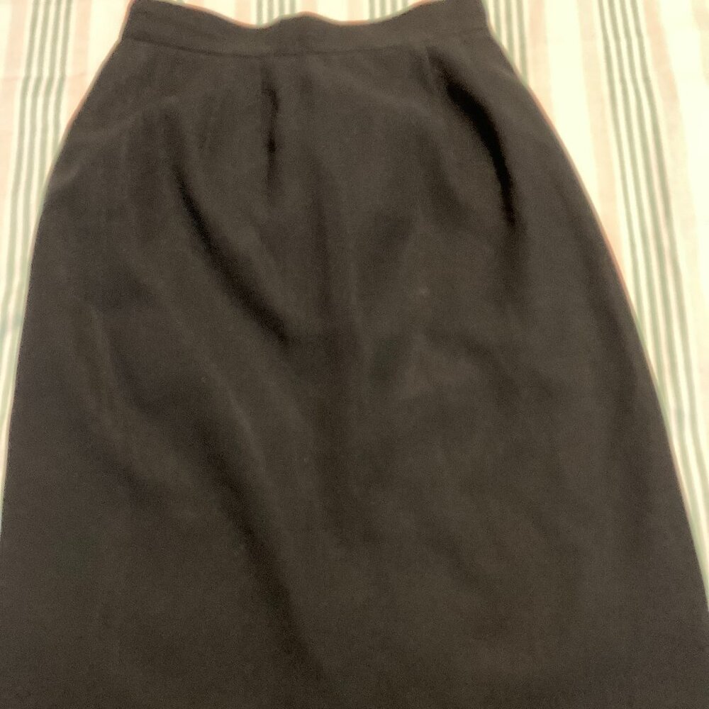 Vintage Liz Claiborne Collection black skirt. Size 4. - Picture 3 of 3